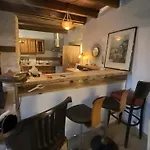 La Grange Des Zarts * Champagne-le-Sec