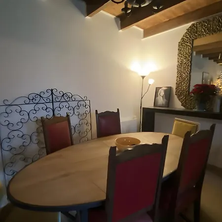 La Grange Des Zarts Holiday home Champagne-le-Sec
